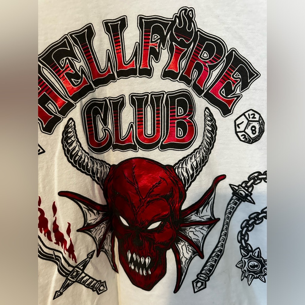 Hellfire club Halloween Horror nights Tshirt size XL